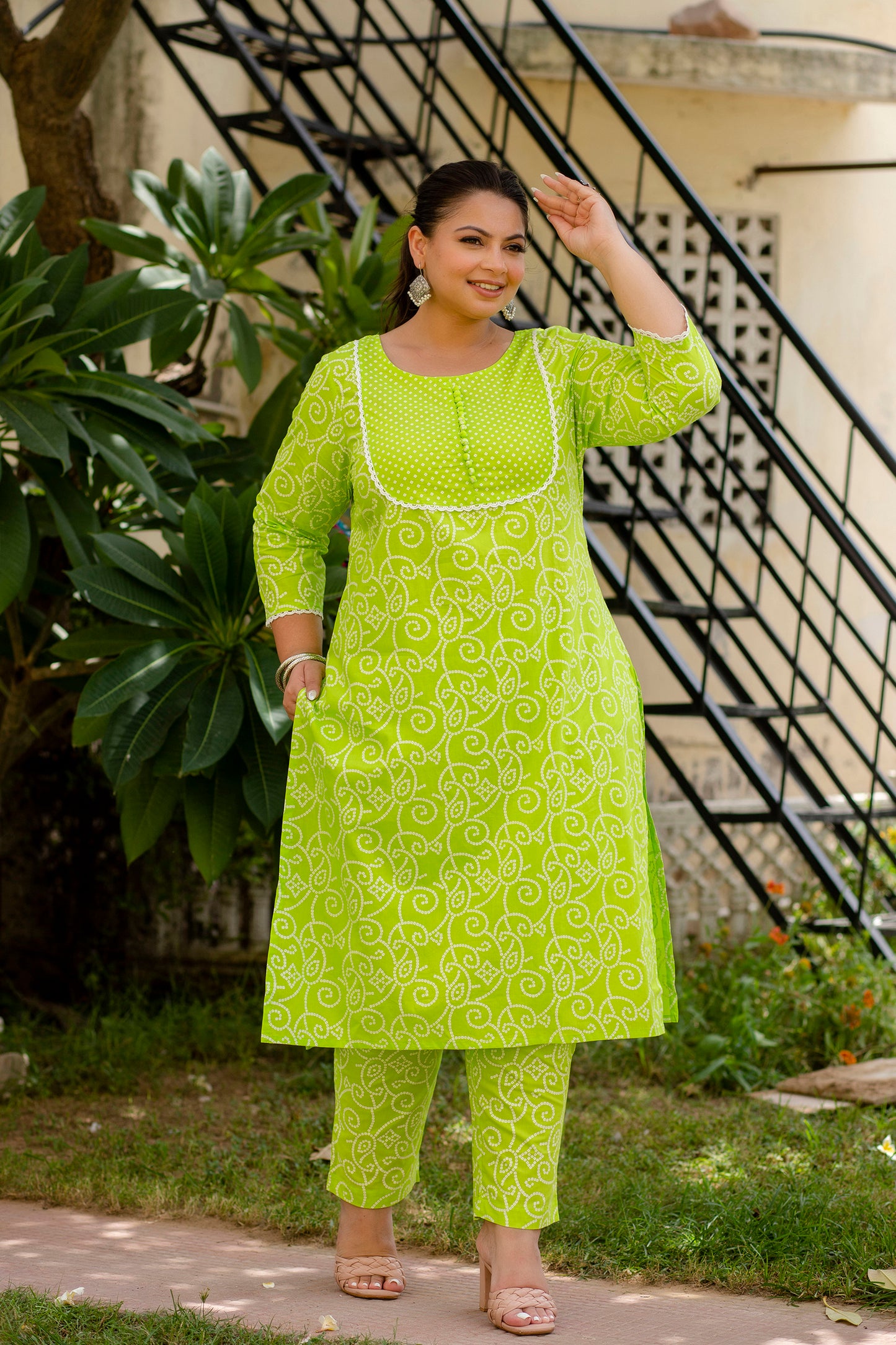 Parrot Green Printed Kurta pant Dupatta Set (Cotton)