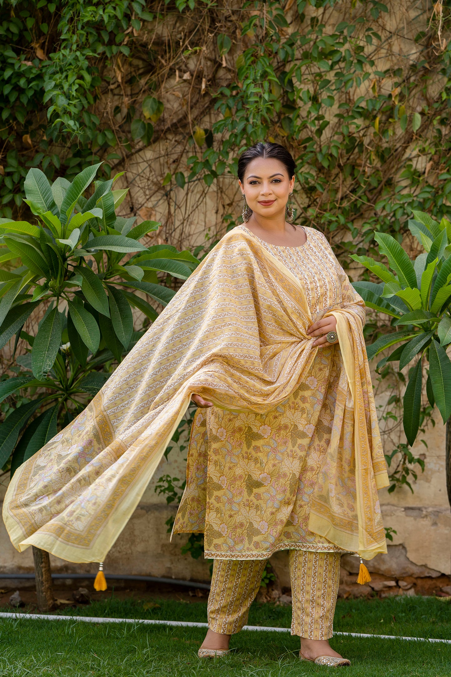 Light yellow Printed Kurta pant Dupatta Set