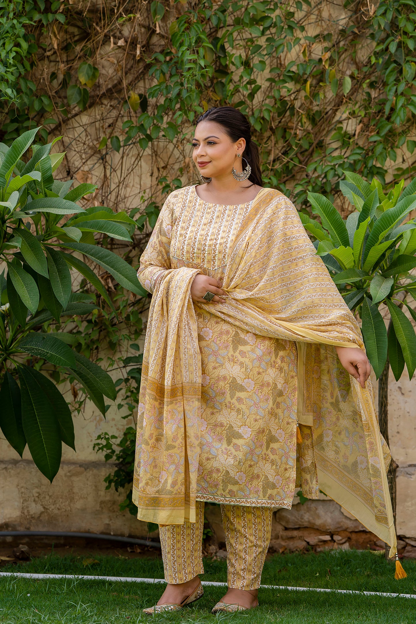Light yellow Printed Kurta pant Dupatta Set