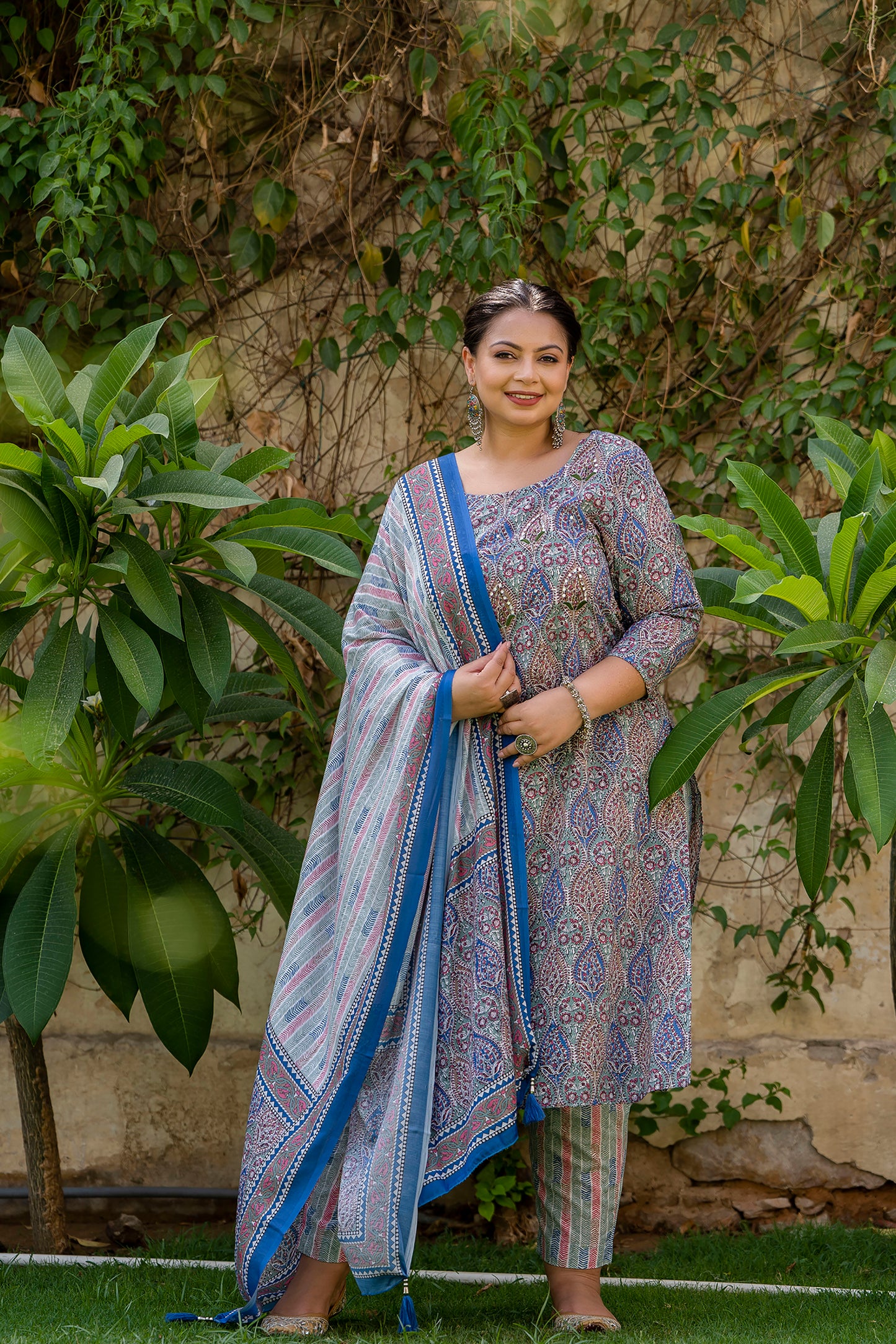 Rama Green Printed Kurta pant Dupatta Set