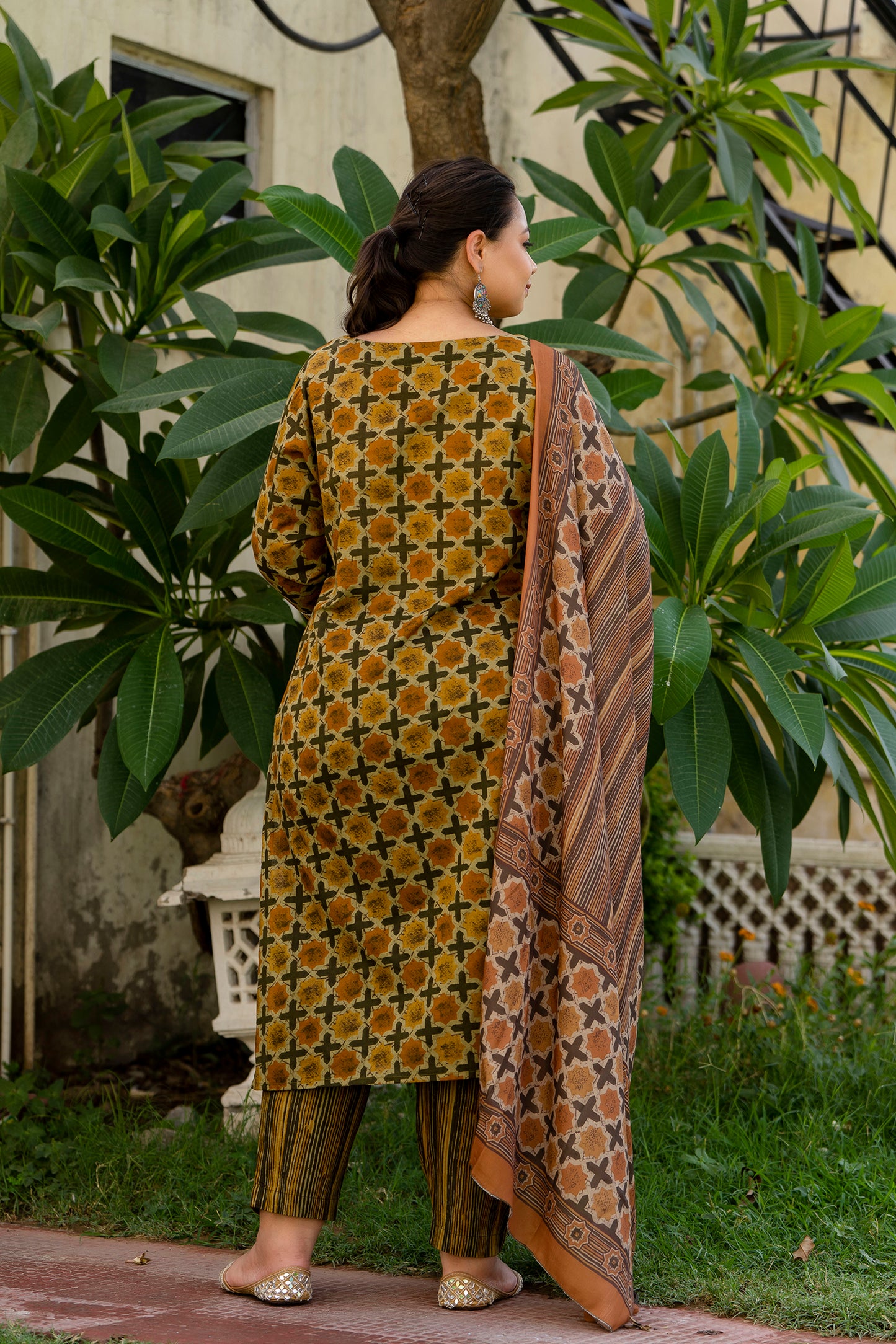 Brown Printed Kurta pant Dupatta Set (Cotton)