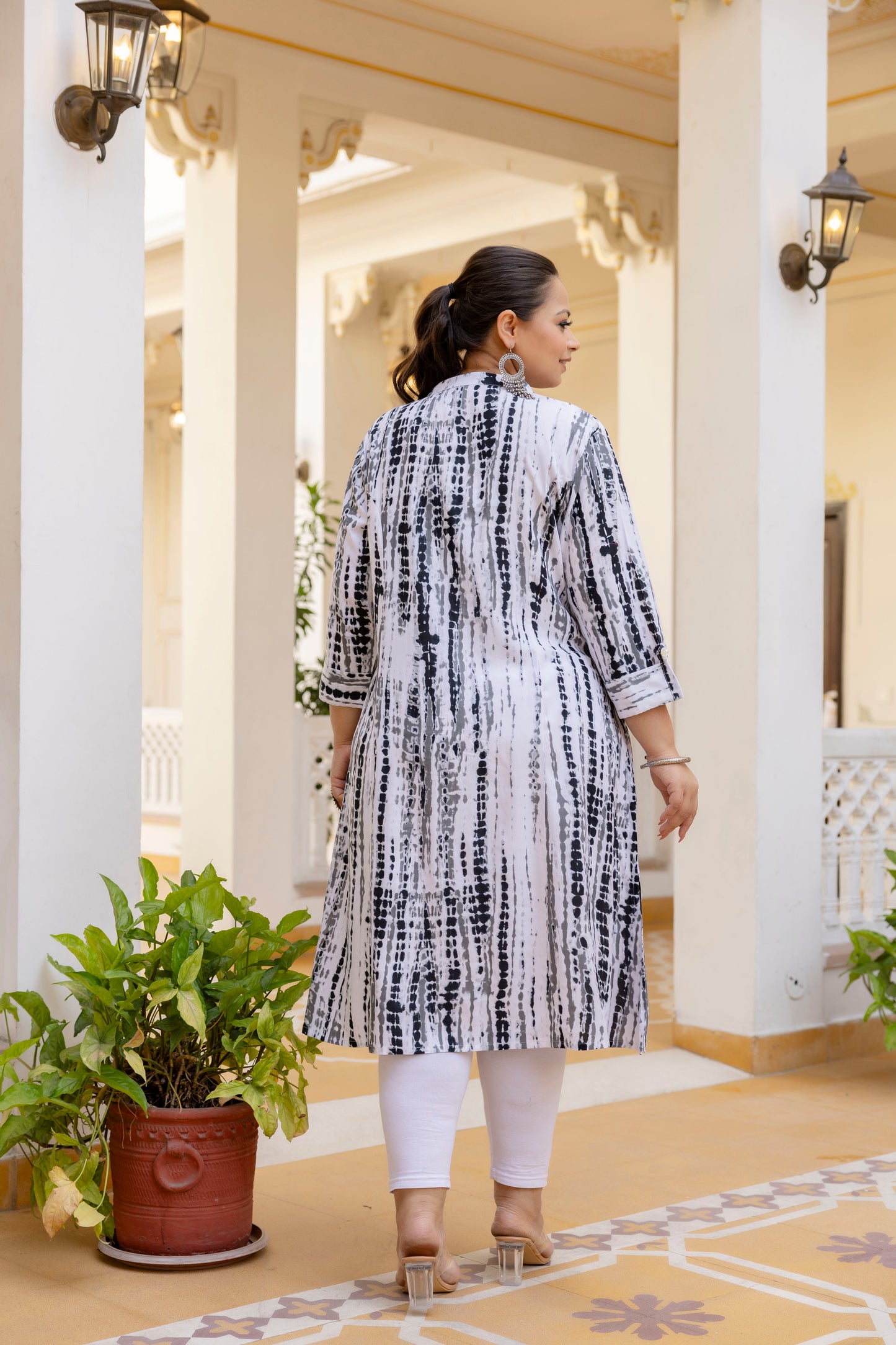 Black Front Slit Princess Cut 'A' Line Kurta