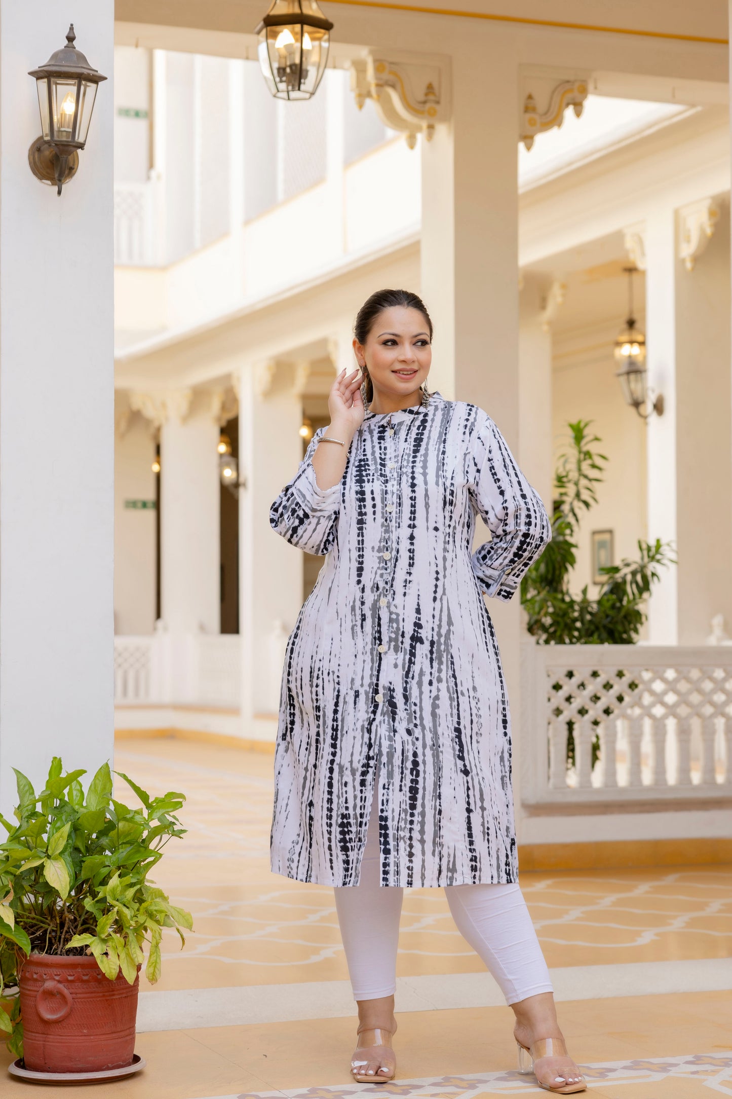 Black Front Slit Princess Cut 'A' Line Kurta