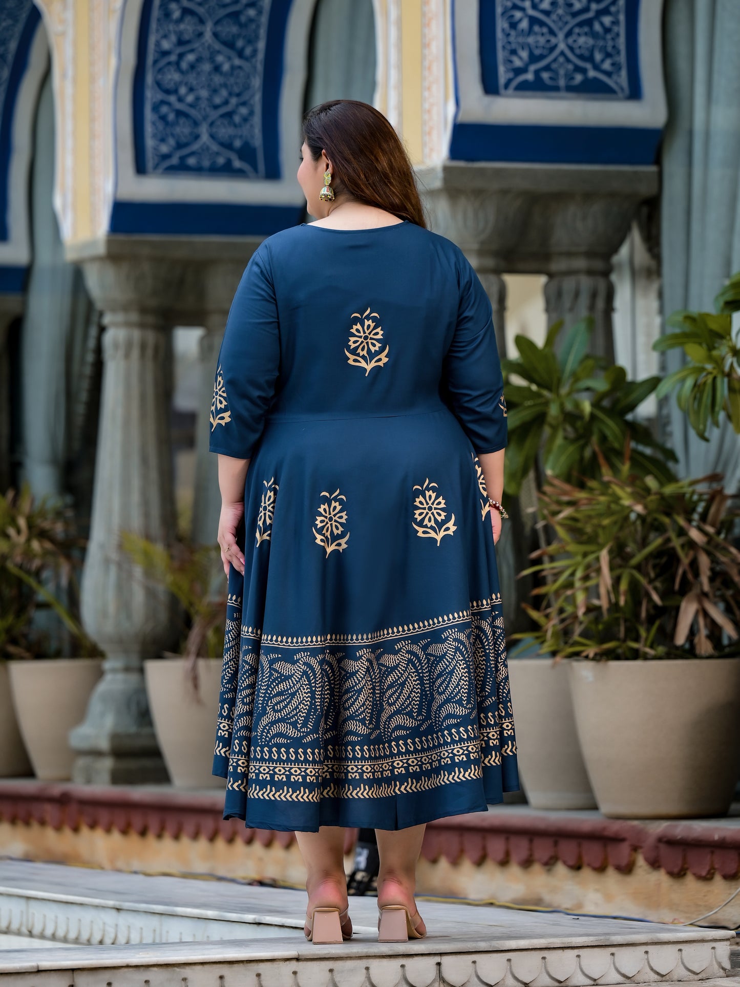Women Printed Rayon Flared Kurta (Blue)